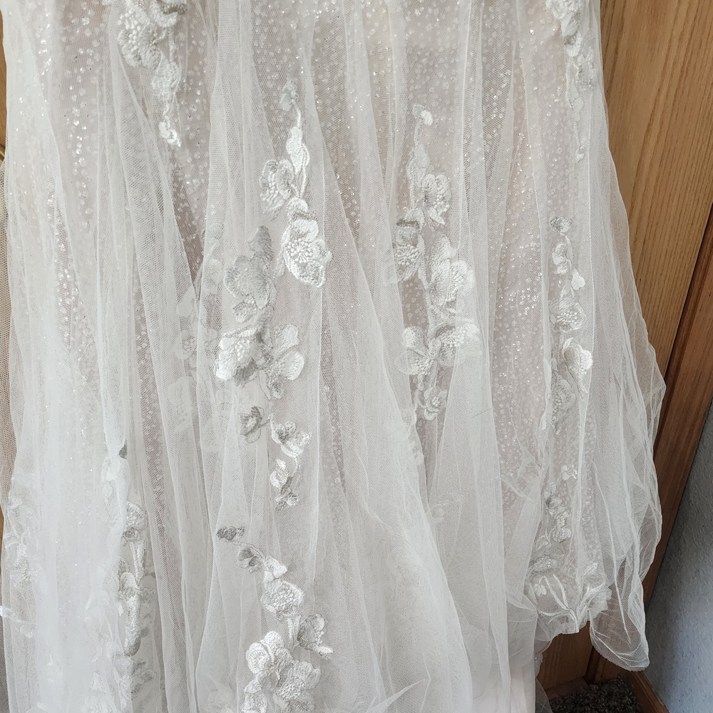 Galina Wedding Dress - Picture 9 of 12